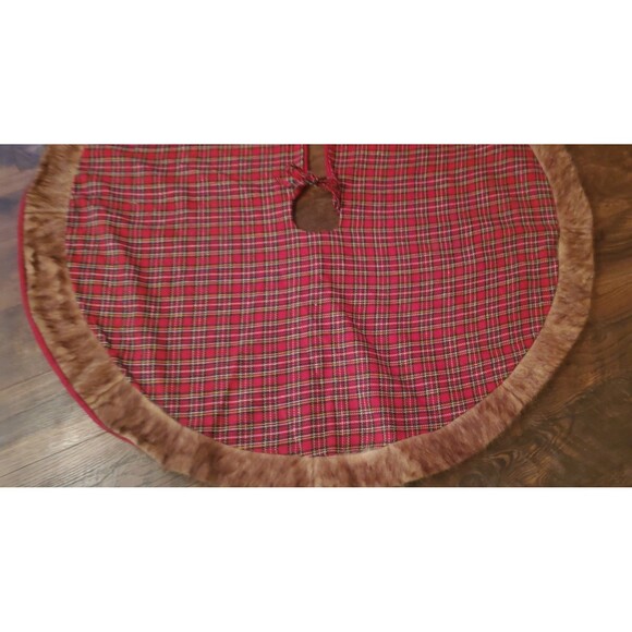 Christmas Tree Skirt Red Green Plaid Tartan Faux Fur Brown 48 In Rustic Cabin - Picture 5 of 9